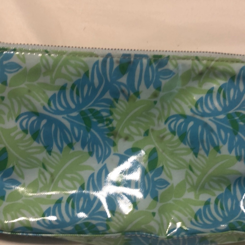 Lilly wristlet/makeup bag - Picture 4 of 8